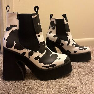 Cow print platformed boots only worn twice!